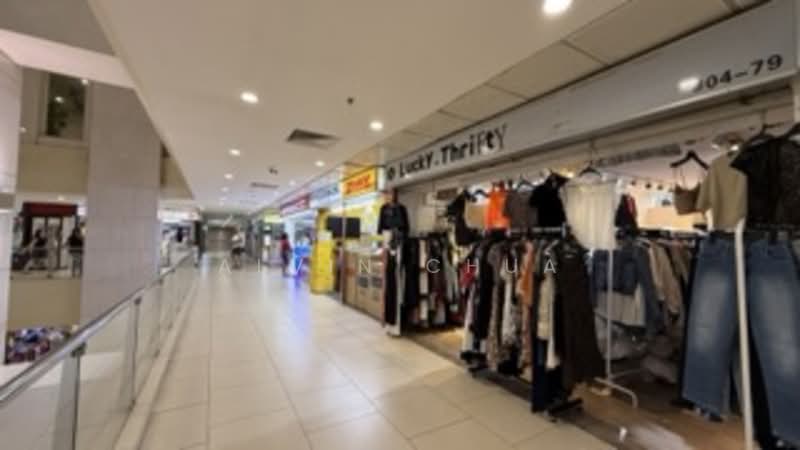 Lucky Plaza, 304 Orchard Road, 398 sqft, Mall Shop For Rent, by Alvin Chua, 500128997 - Corridor - CommercialGuru.com.sg