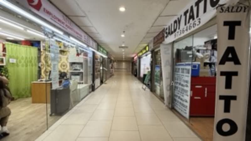 Lucky Plaza, 304 Orchard Road, 398 sqft, Mall Shop For Rent, by Alvin Chua, 500128997 - Corridor - CommercialGuru.com.sg