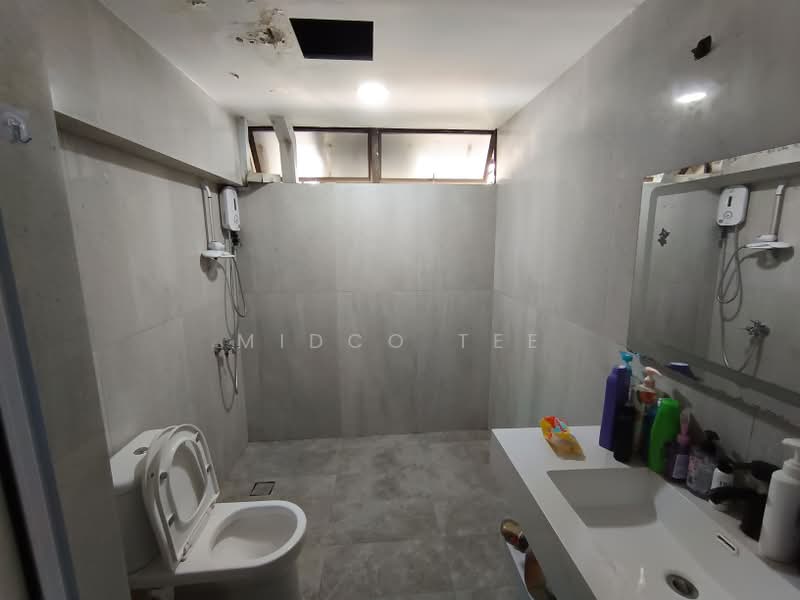 Nadia Mansions, 32 Ah Hood Road, Room Rental, 220 sqft, Apartment For Rent, by Midco Tee, 500129008 - Bathroom - PropertyGuru.com.sg