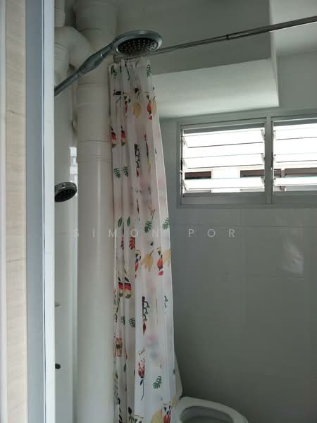 504 Ang Mo Kio Avenue 8, 504 Ang Mo Kio Avenue 8, 2 Bedrooms, 732 sqft, HDB Flat For Rent, by Simon Por, 500129009 - Bathroom - PropertyGuru.com.sg