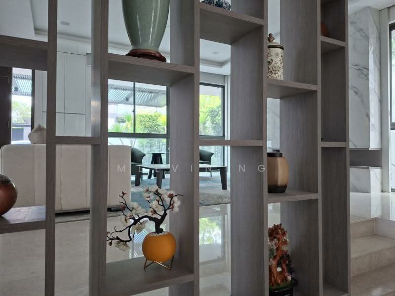 ⭐4years Old Modern Bungalow Home✅Walk to Seletar Mall, South Facing | 7 Rooms | Pool & Lift | 4 Cars, 7 Bedrooms, 8,075 sqft, Bungalow House For Sale, by Melvin Ng, 500129012 - Living Room - PropertyGuru.com.sg