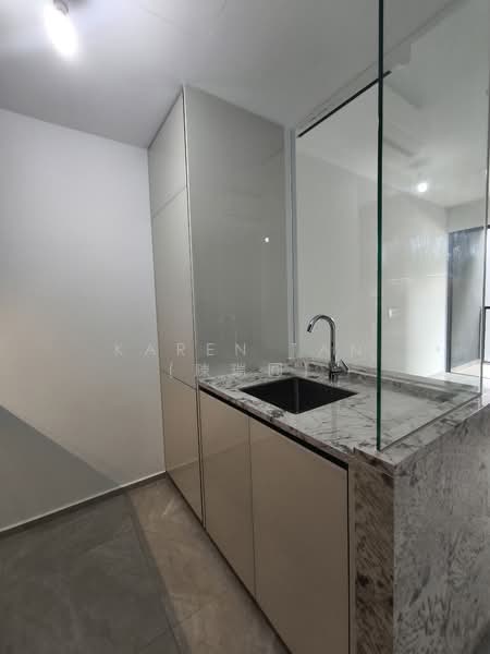 Tembusu Grand, 98 Jalan Tembusu, 2 Bedrooms, 743 sqft, Condominium For Sale, by Karen Tan (陳瑞圓), 500129023 - Kitchen - PropertyGuru.com.sg
