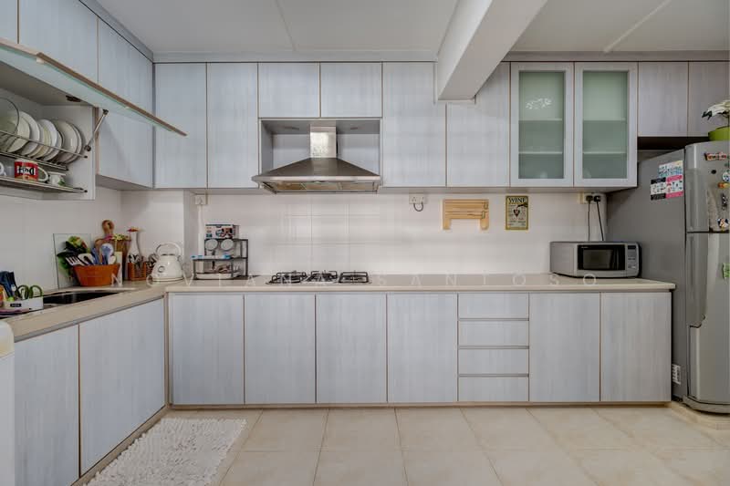 419 Pasir Ris Drive 6, 419 Pasir Ris Drive 6, 3 Bedrooms, 1,119 sqft, HDB Flat For Sale, by Noviana Santoso, 500129033 - Kitchen - PropertyGuru.com.sg
