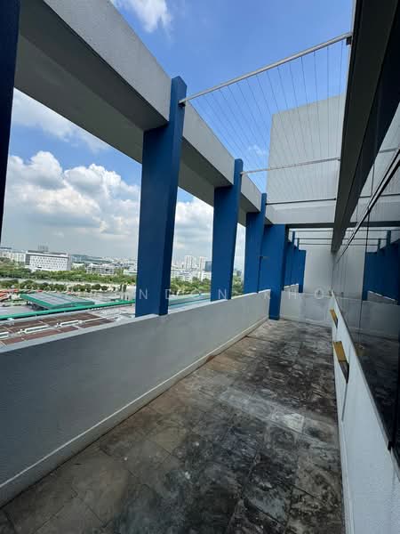 Tradehub 21, 8 Boon Lay Way, 1,837 sqft, Light Industrial (B1) For Rent, by Brandon Kho, 500129048 - Balcony - CommercialGuru.com.sg