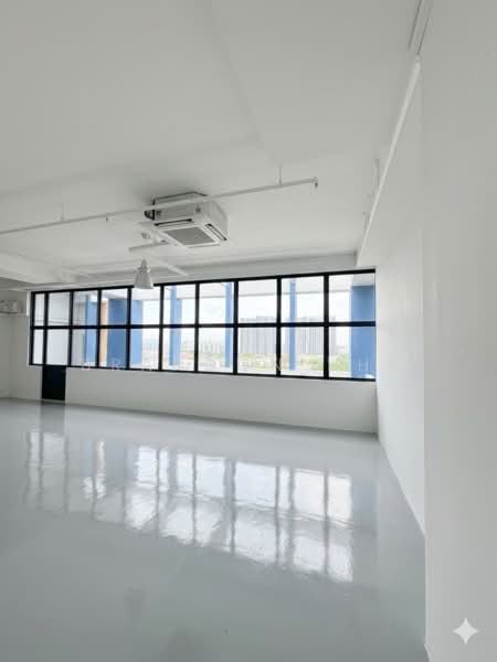 Tradehub 21, 8 Boon Lay Way, 1,837 sqft, Light Industrial (B1) For Rent, by Brandon Kho, 500129048 - Interior - CommercialGuru.com.sg
