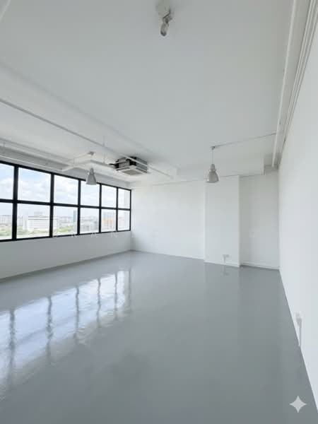 Tradehub 21, 8 Boon Lay Way, 1,837 sqft, Light Industrial (B1) For Rent, by Brandon Kho, 500129048 - Interior - CommercialGuru.com.sg