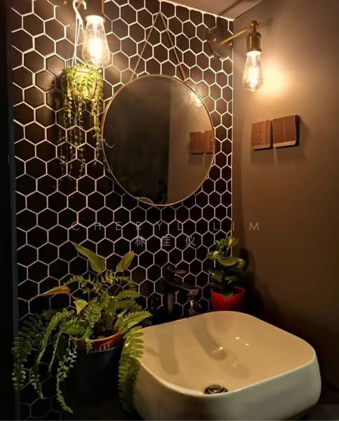 93 Geylang Bahru, 93 Geylang Bahru, 2 Bedrooms, 731 sqft, HDB Flat For Sale, by Cheryl Lim 林佳仪, 500129065 - Bathroom - PropertyGuru.com.sg