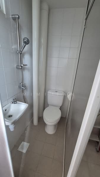 Blossoms @ Woodleigh, 14 Woodleigh Close, 3 Bedrooms, 1,206 sqft, Condominium For Rent, by Mimi Tan, 500129084 - Bathroom - PropertyGuru.com.sg