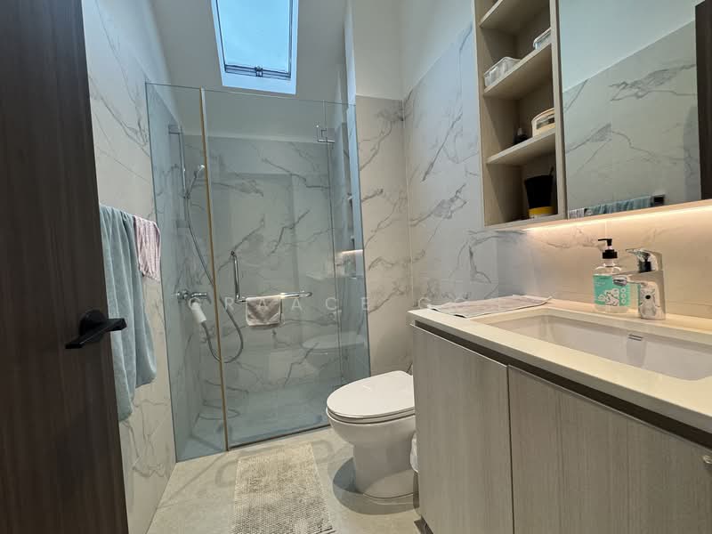 La Salle Villas, La Salle Street, 5 Bedrooms, 2,514 sqft, Terraced House For Rent, by Graace Goh, 500129085 - Bathroom 3 - PropertyGuru.com.sg