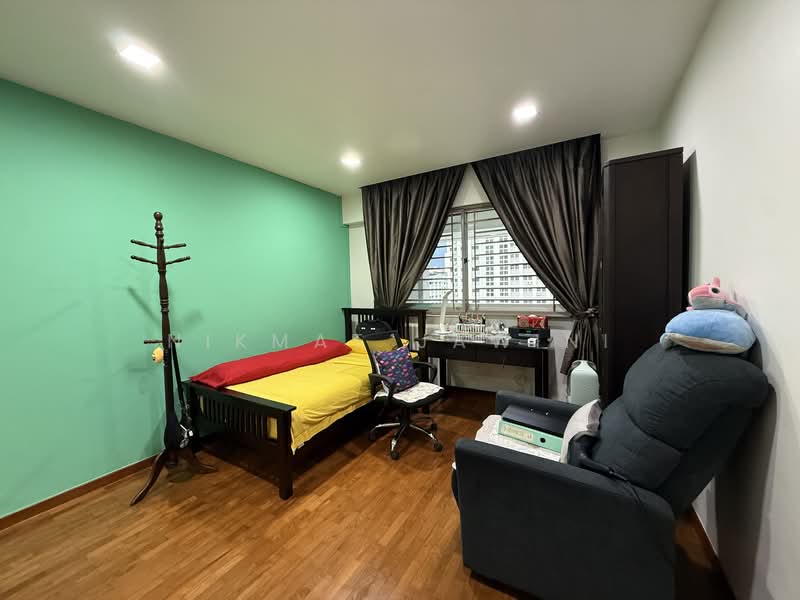 894 Tampines Street 81, 894 Tampines Street 81, 4 Bedrooms, 1,571 sqft, HDB Flat For Sale, by Nikmat Jawini, 500129087 - Bedroom - PropertyGuru.com.sg