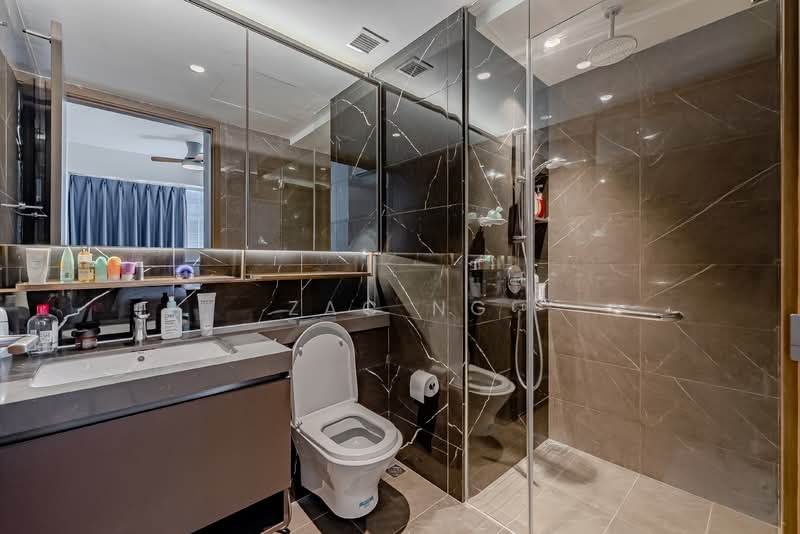 The Florence Residences, 91 Hougang Avenue 2, 2 Bedrooms, 667 sqft, Condominium For Sale, by Zac Ng, 500129094 - Bathroom - PropertyGuru.com.sg