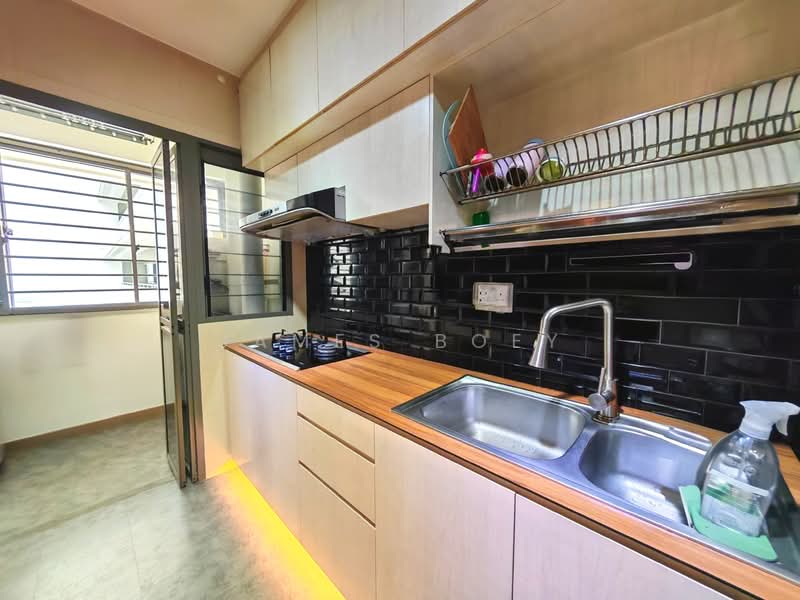 335A Anchorvale Crescent, 335A Anchorvale Crescent, 3 Bedrooms, 990 sqft, HDB Flat For Sale, by James Boey, 500129101 - Kitchen - PropertyGuru.com.sg