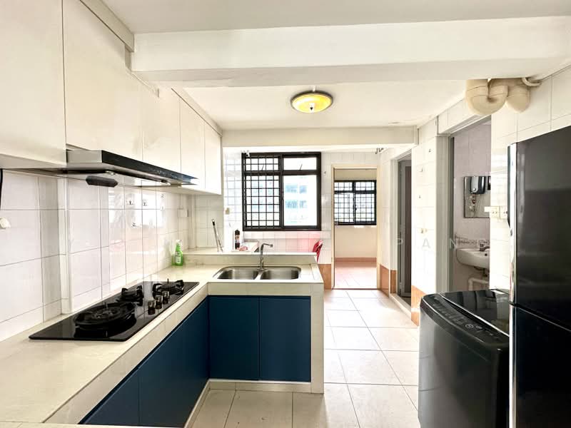 124 Lorong 1 Toa Payoh, 124 Lorong 1 Toa Payoh, 3 Bedrooms, 722 sqft, HDB Flat For Sale, by Y C Nicholas Pang, 500129104 - Kitchen - PropertyGuru.com.sg