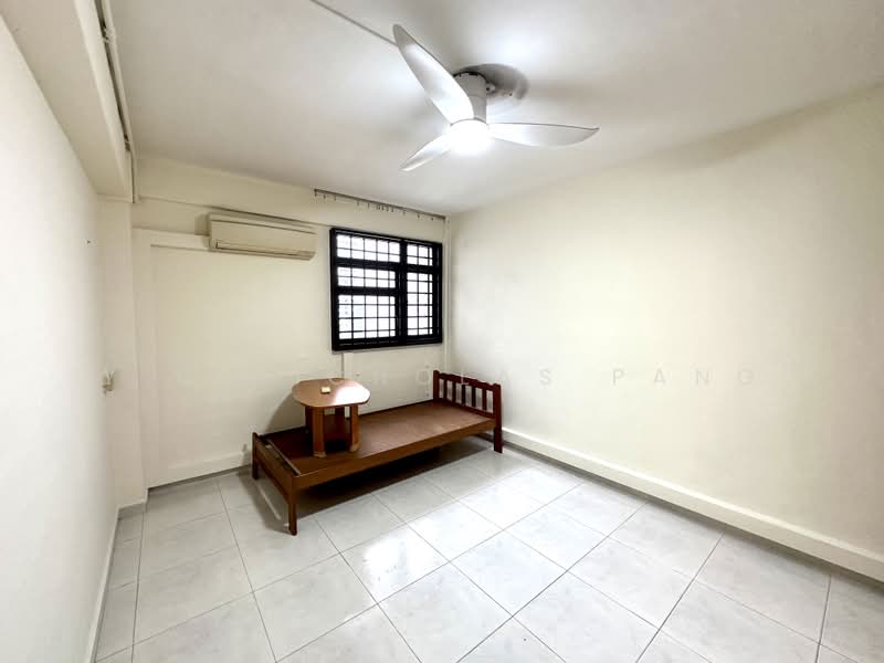 124 Lorong 1 Toa Payoh, 124 Lorong 1 Toa Payoh, 3 Bedrooms, 722 sqft, HDB Flat For Sale, by Y C Nicholas Pang, 500129104 - Bedroom - PropertyGuru.com.sg