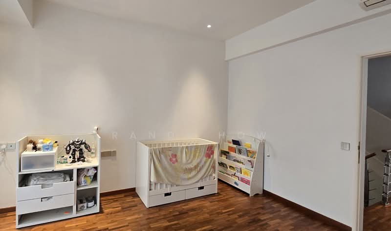 Telok kurau, , 6 Bedrooms, 4,000 sqft, Semi-Detached House For Sale, by Randy How, 500129105 - Bedroom - PropertyGuru.com.sg