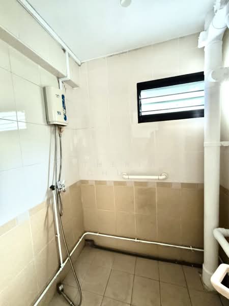 30 Telok Blangah Rise, 30 Telok Blangah Rise, 2 Bedrooms, 753 sqft, HDB Flat For Sale, by Catherine Chua, 500129121 - Bathroom - PropertyGuru.com.sg