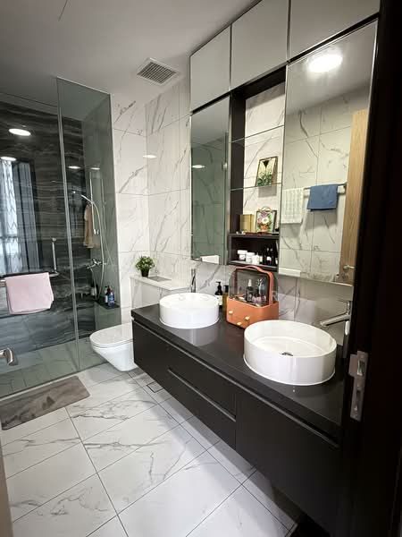 Belgravia Green, Belgravia Drive, 4 Bedrooms, 3,464 sqft, Terraced House For Sale, by Iriss Er, 500129144 - Bathroom - PropertyGuru.com.sg