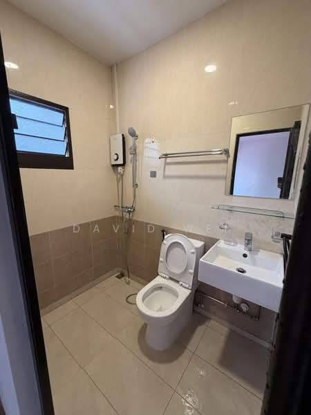 Teacher's Housing Estate, 23 Tagore Avenue, 4 Bedrooms, 2,500 sqft, Terraced House For Rent, by David Wee, 500129157 - Bathroom - PropertyGuru.com.sg