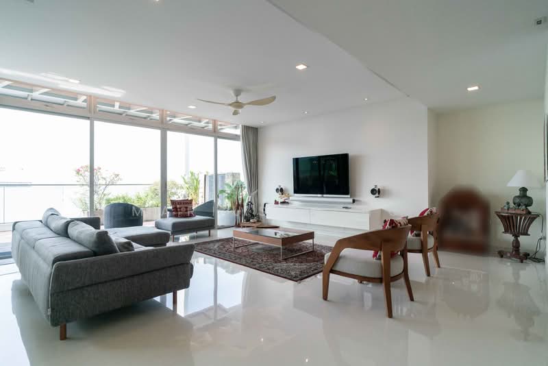 For Sale - RARE SINGLEFLOOR PLATE SUPER PENTHOUSE 3,046SQFT FOR SALE IN D15!