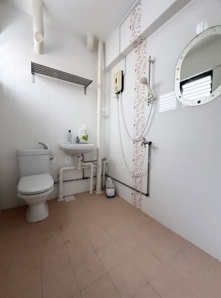 104 Bukit Purmei Road, 104 Bukit Purmei Road, 2 Bedrooms, 785 sqft, HDB Flat For Sale, by Josephine Sim, 500129182 - Bathroom - PropertyGuru.com.sg
