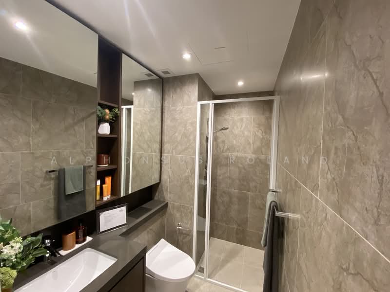 The Arcady At Boon Keng, 1037 Serangoon Road, 3 Bedrooms, 1,195 sqft, Condominium For Sale, by Alphonsus Roland Tan, 500129185 - Bathroom - PropertyGuru.com.sg