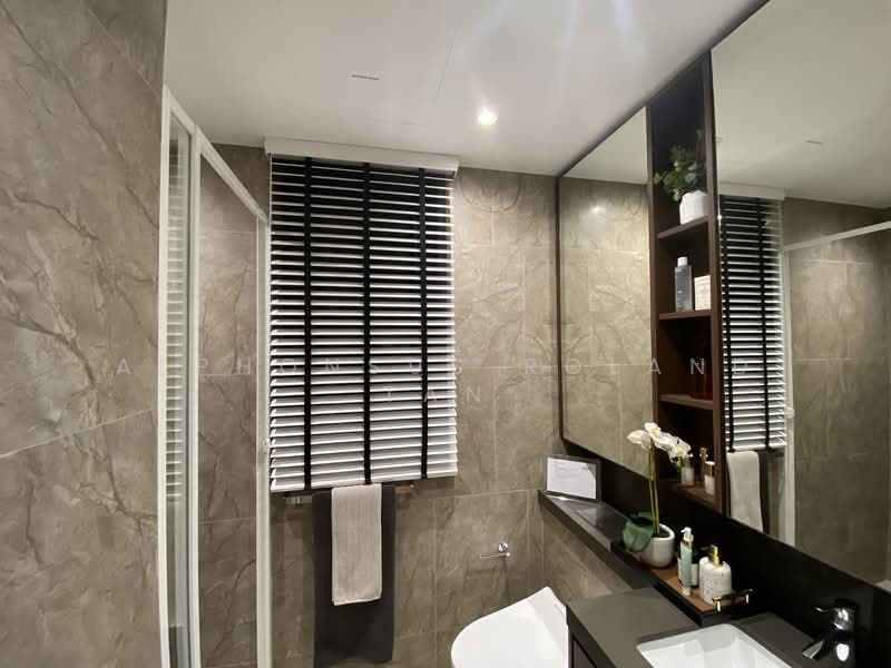 The Arcady At Boon Keng, 1037 Serangoon Road, 3 Bedrooms, 1,195 sqft, Condominium For Sale, by Alphonsus Roland Tan, 500129185 - Bathroom - PropertyGuru.com.sg