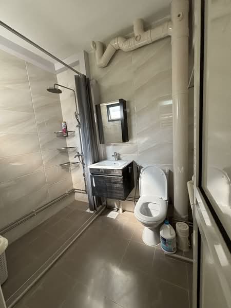 524 Bukit Batok Street 52, 524 Bukit Batok Street 52, 4 Bedrooms, 1,572 sqft, HDB Flat For Sale, by Stewart Lim, 500129189 - Bathroom - PropertyGuru.com.sg