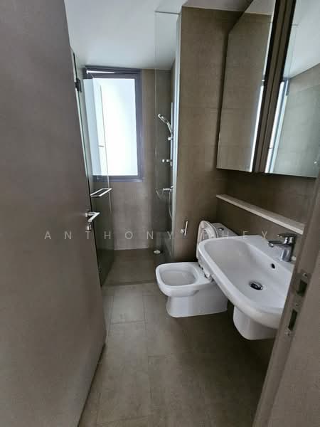 Riversails, 8 Upper Serangoon Crescent, 2 Bedrooms, 915 sqft, Condominium For Rent, by Anthony Phey, 500129191 - Bathroom - PropertyGuru.com.sg