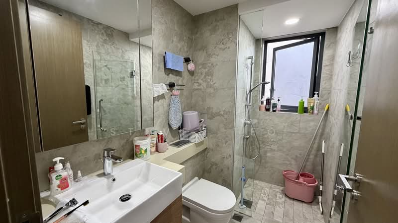 Affinity At Serangoon, 22 Serangoon North Avenue 1, 3 Bedrooms, 958 sqft, Condominium For Sale, by Steven Teo, 500129197 - Common Bathroom - PropertyGuru.com.sg