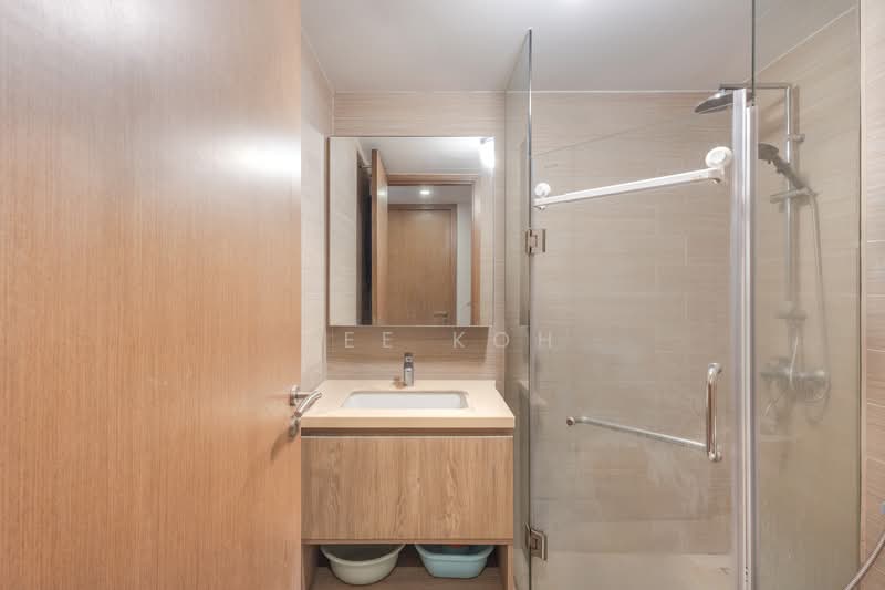 Kingsford Waterbay, 66 Upper Serangoon View, 2 Bedrooms, 678 sqft, Condominium For Sale, by Zee Koh, 500129201 - Bathroom - PropertyGuru.com.sg