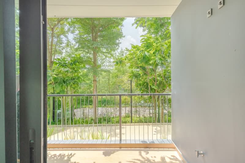 Kingsford Waterbay, 66 Upper Serangoon View, 2 Bedrooms, 678 sqft, Condominium For Sale, by Zee Koh, 500129201 - Balcony - PropertyGuru.com.sg