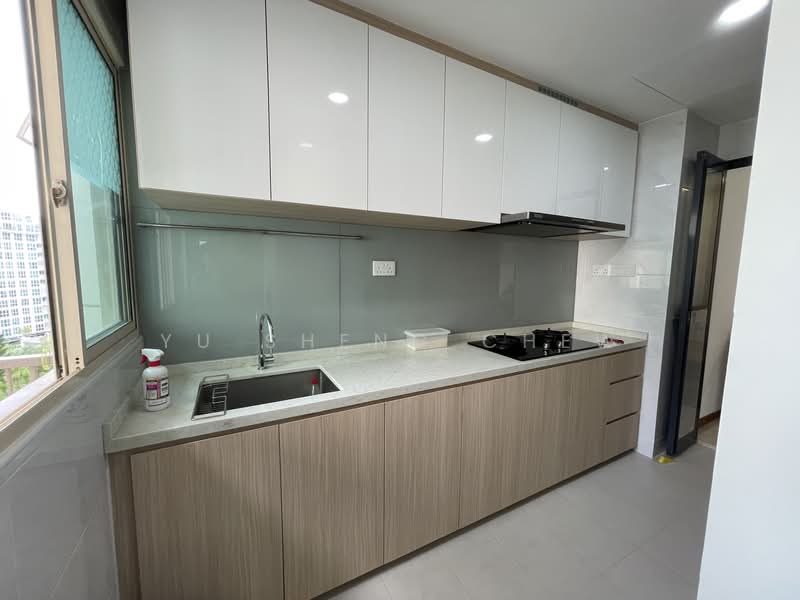 Yishun Emerald, 20 Canberra Drive, 2 Bedrooms, 1,023 sqft, Condominium For Sale, by Yu Sheng Chew, 500129218 - Kitchen - PropertyGuru.com.sg