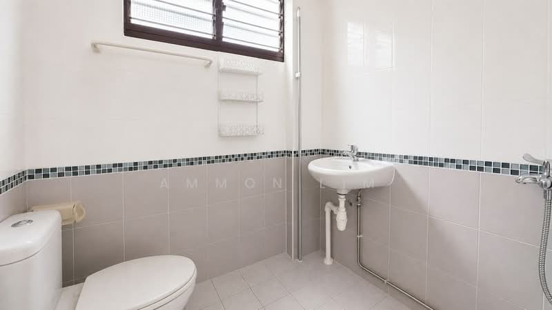 117 Yishun Ring Road, 117 Yishun Ring Road, 3 Bedrooms, 797 sqft, HDB Flat For Sale, by Ammon Lim, 500129234 - Bathroom - PropertyGuru.com.sg