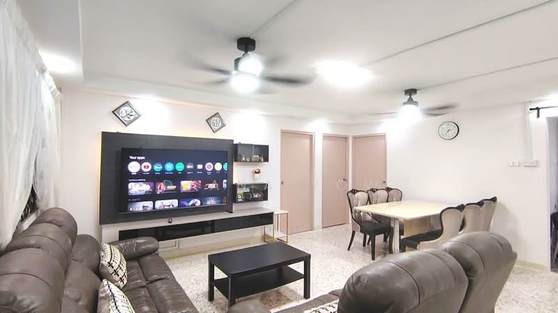 37 Bedok South Avenue 2, 37 Bedok South Avenue 2, 3 Bedrooms, 904 sqft, HDB Flat For Sale, by Diana Yow, 500129239 - Living Room - PropertyGuru.com.sg