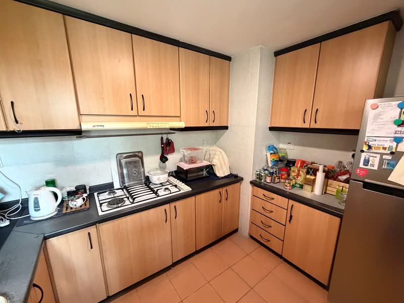 Palm Gardens, 2A Hong San Walk, 2 Bedrooms, 958 sqft, Condominium For Sale, by Alyssa Koh L X, 500129251 - Kitchen - PropertyGuru.com.sg