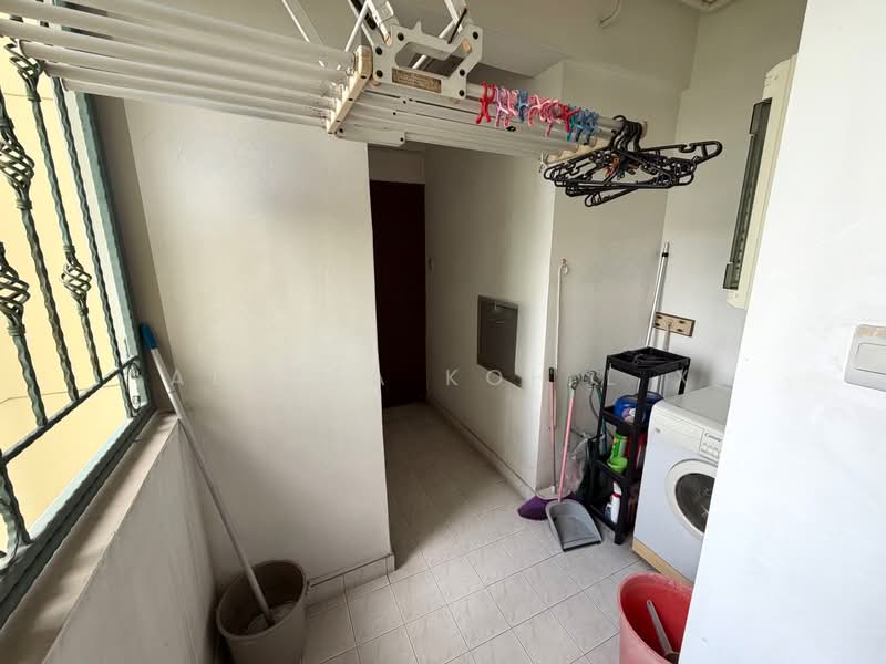 Palm Gardens, 2A Hong San Walk, 2 Bedrooms, 958 sqft, Condominium For Sale, by Alyssa Koh L X, 500129251 - Balcony - PropertyGuru.com.sg