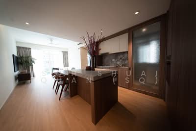 For Sale - Robin Regalia