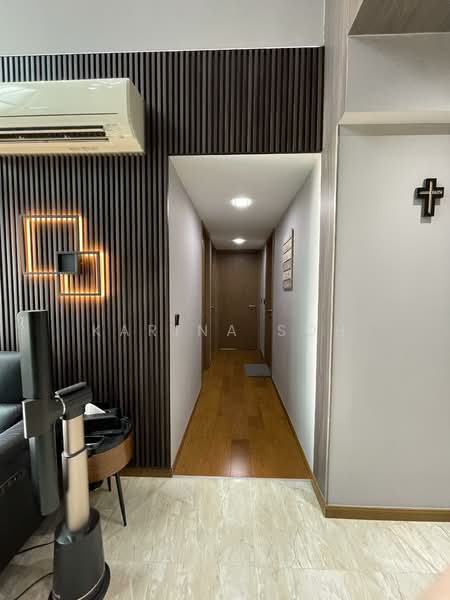 Kingsford Waterbay, 68 Upper Serangoon View, 4 Bedrooms, 1,249 sqft, Condominium For Sale, by Karina Soh, 500129269 - Hallway to Rooms - PropertyGuru.com.sg