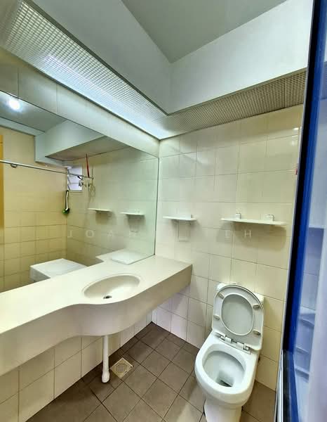 213A Compassvale Lane, 213A Compassvale Drive, 3 Bedrooms, 1,022 sqft, HDB Flat For Sale, by Joanne Peh, 500129277 - Bathroom - PropertyGuru.com.sg