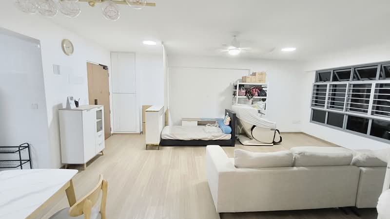 619B Tampines Street 61, 619B Tampines Street 61, 3 Bedrooms, 1,216 sqft, HDB Flat For Sale, by Ken Tay, 500129285 - Living Room - PropertyGuru.com.sg