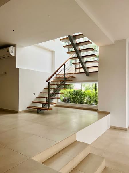 Tai Hwan Garden, 31 Tai Hwan Lane, 5 Bedrooms, 3,590 sqft, Corner Terrace For Rent, by Serene Cumming, 500129290 - Stair way - PropertyGuru.com.sg