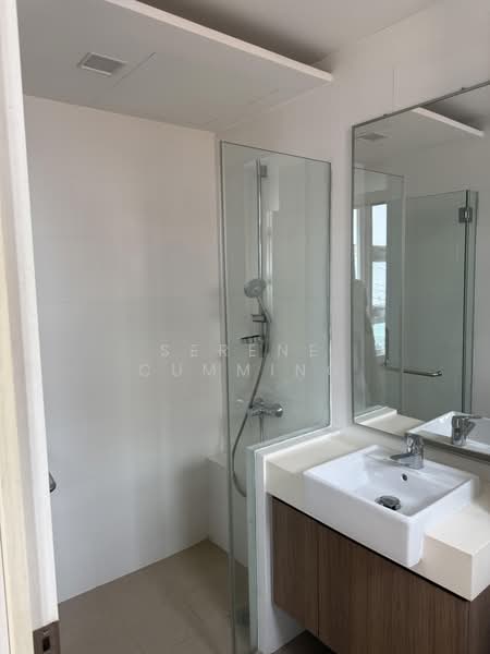Tai Hwan Garden, 31 Tai Hwan Lane, 4 Bedrooms, 3,590 sqft, Corner Terrace For Rent, by Serene Cumming, 500129290 - Bathroom - PropertyGuru.com.sg