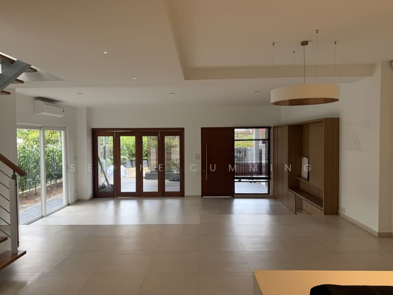Tai Hwan Garden, 31 Tai Hwan Lane, 4 Bedrooms, 3,590 sqft, Corner Terrace For Rent, by Serene Cumming, 500129290 - Living Room - PropertyGuru.com.sg