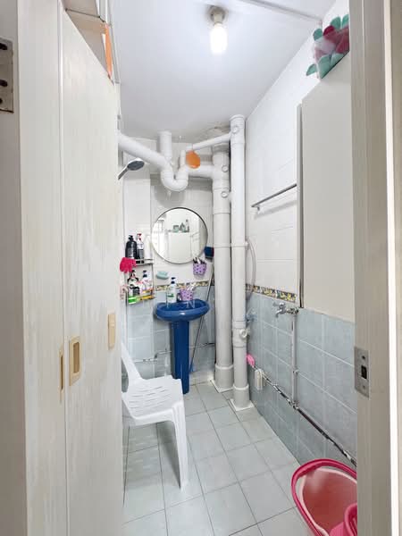 161 Mei Ling Street, 161 Mei Ling Street, 3 Bedrooms, 915 sqft, HDB Flat For Sale, by Risdian Isbintara, 500129333 - Bathroom - PropertyGuru.com.sg