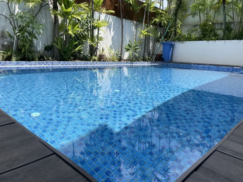 Paya Lebar Crescent, , 4 Bedrooms, 4,000 sqft, Corner Terrace For Sale, by John Lam, 500129336 - Exterior - PropertyGuru.com.sg