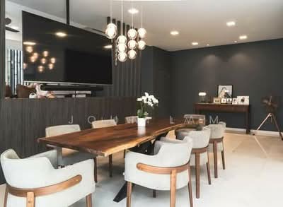 For Sale - Paya Lebar Crescent