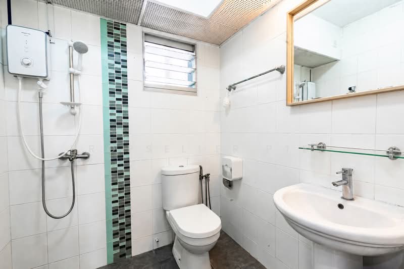 612D Punggol Drive, 612D Punggol Drive, 3 Bedrooms, 1,001 sqft, HDB Flat For Sale, by PROPSELLER PTE. LTD., 500129346 - Bathroom - PropertyGuru.com.sg