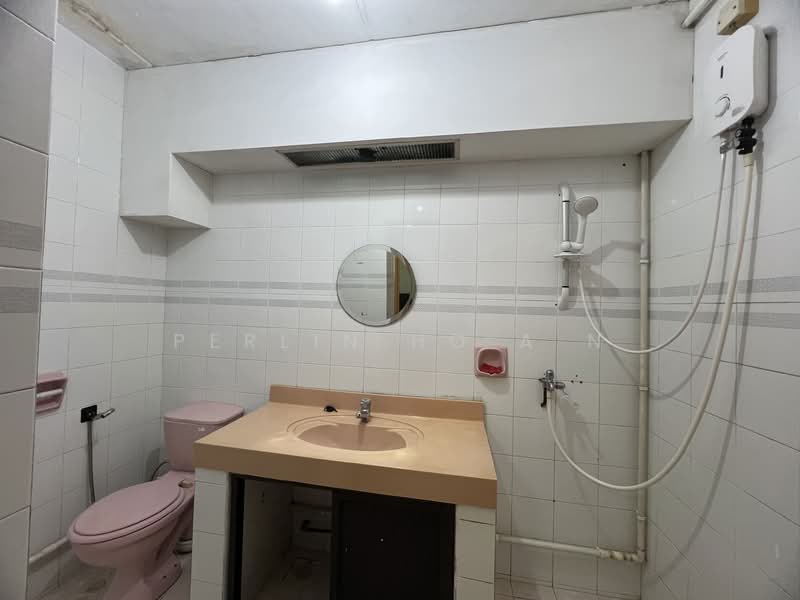 613 Elias Road, 613 Elias Road, 3 Bedrooms, 1,184 sqft, HDB Flat For Sale, by Perlin Ho A N, 500129359 - Bathroom - PropertyGuru.com.sg