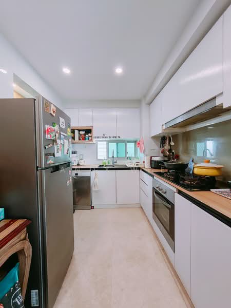 Eight Riversuites, 10 Whampoa East, 3 Bedrooms, 1,195 sqft, Condominium For Sale, by Andy Wee, 500129364 - Kitchen - PropertyGuru.com.sg