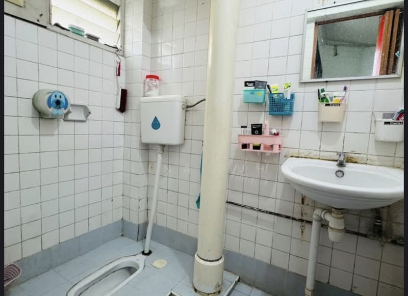 927 Tampines Street 91, 927 Tampines Street 91, 3 Bedrooms, 1,098 sqft, HDB Flat For Sale, by Lina Duh, 500129367 - Bathroom - PropertyGuru.com.sg